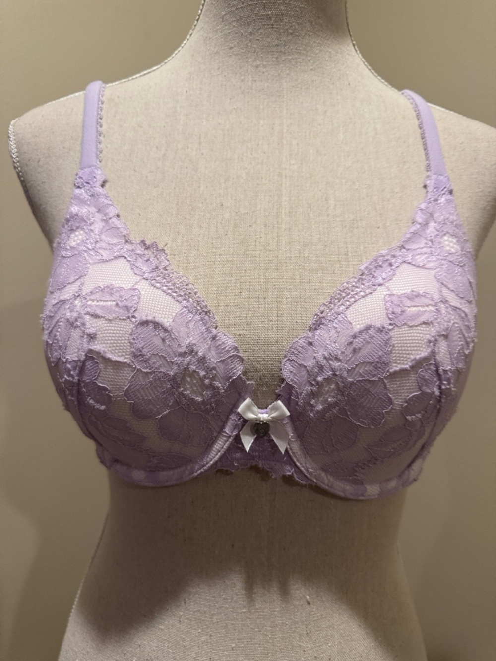 Victoria's Secret Lilac Floral Lace Underwire Bra